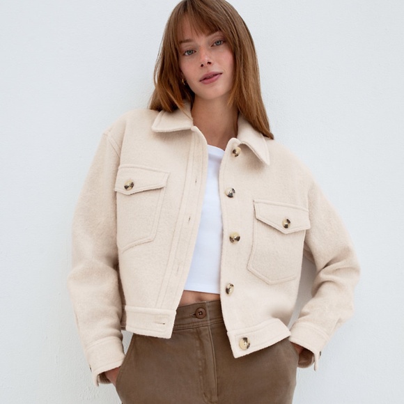 Aritzia Jackets & Blazers - Aritzia Wilfred FreeThe Ganna Cropped Shirt Jacket XXS